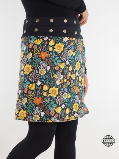 jupe noire a fleurs coton imprimé taille unique coupe droite, jupe bouton pression, jupe fendue, jupe enveloppante