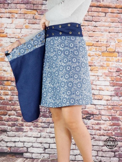 Jupe en jean bleue reversible pour femme doublure imprimé fleurs bleu, elegante, confortable, taille reglable