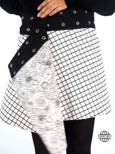 jupe reversible blanche pour femme coupe trapèze fendue ceinture bouton pression ventre plat imprimé fleurs et carreaux
