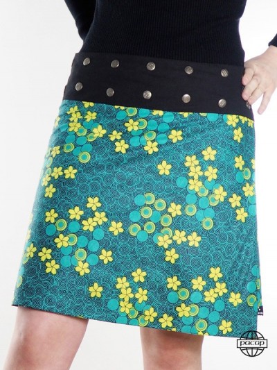 jupe portefeuille verte pour grande taille ceinture boutonnée et ajustable imprimé liberty à fleurs jaune