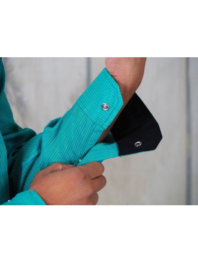 Long-sleeve shirt arm with two snap fasteners