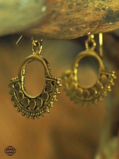Handcrafted gold-plated brass dangle earring