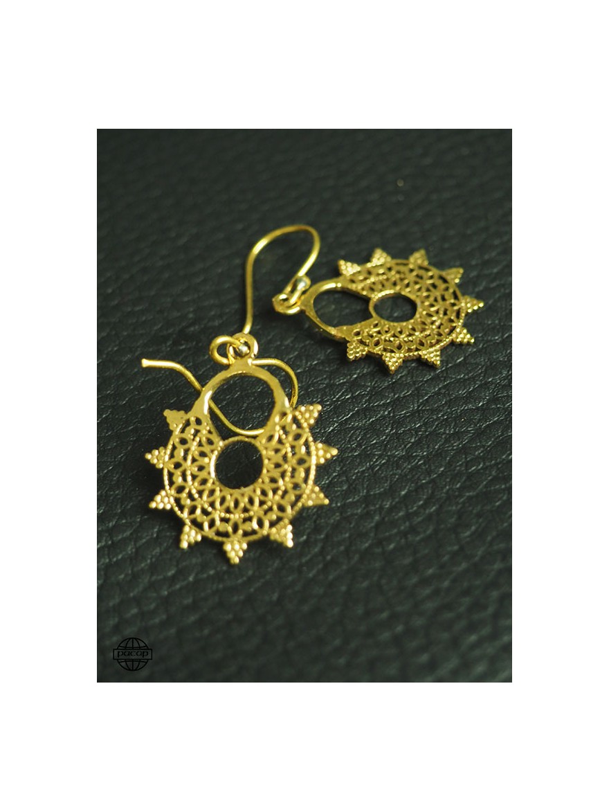 Original sunburst earring in oriental-style gold