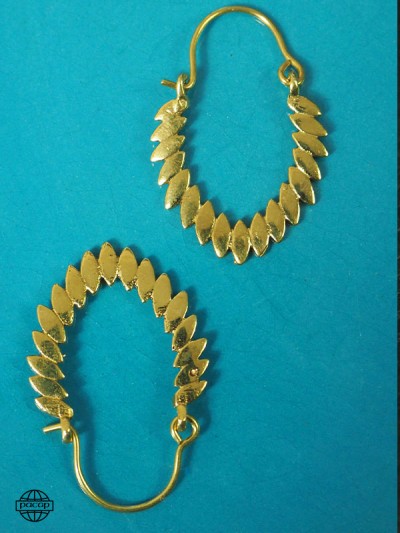 Semi-luxury bollywood Indian Hindu women costume jewelry pendant