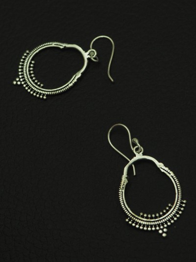 Ethnic and original earrings for women.