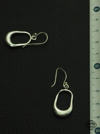 Simple hand-worked rounded earrings