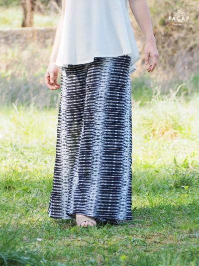 pantalon wrap ample yoga motif ethnique noir et blanc pattes d'éléphant taille unique motif rayures