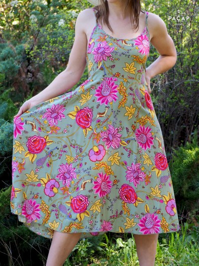 medium dress with pleated floral print and comfortable halter top