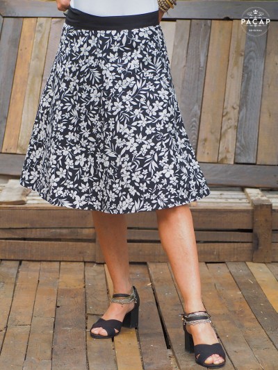 Reversible black skirt with floral print