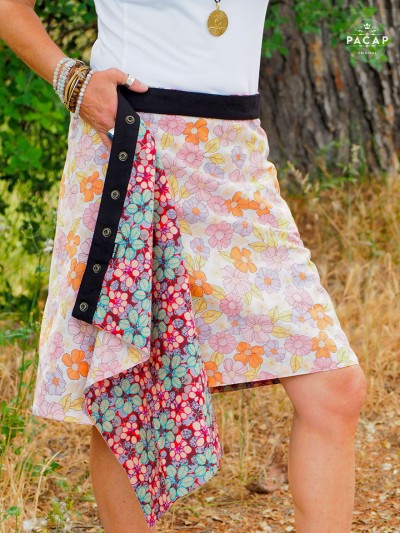 Elegant one-waisted skirt, thin belt