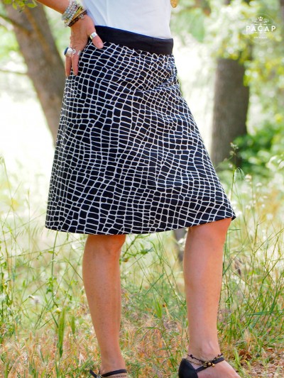 Original black and white skirt with snaps