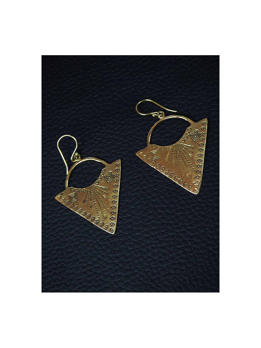 earrings indian woman golden triangle