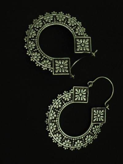 Boucles d'oreilles indienne style celtique bijoux couleur argent et métal