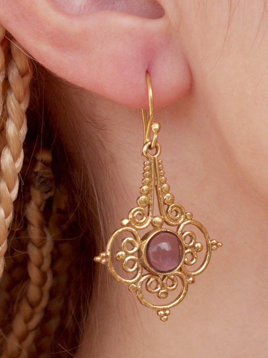 Boucle oreille dorée femme style indien oriental pierre naturelle Améthyste