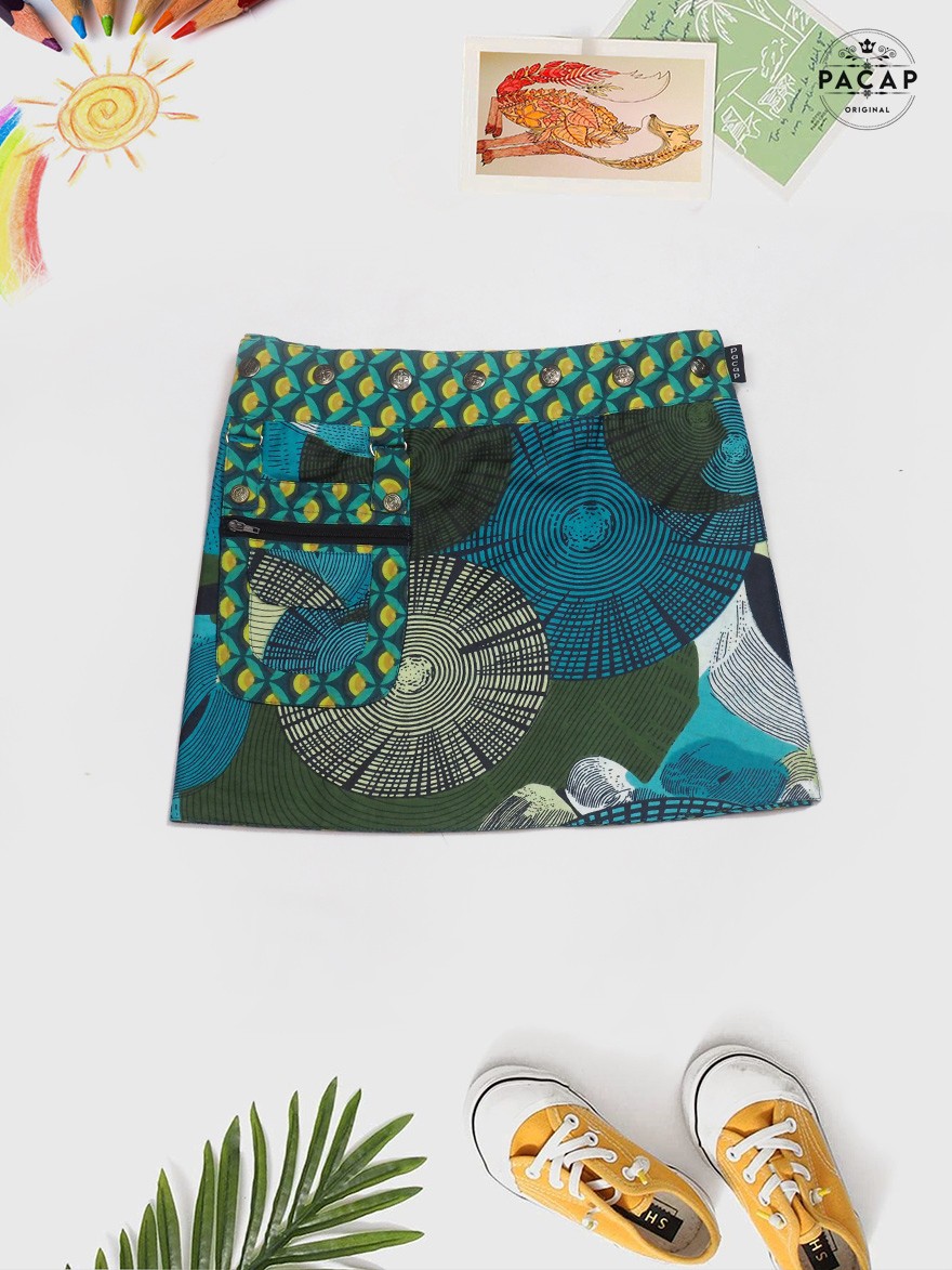 Skirt with removable pocket in colorful tree-trunk pattern