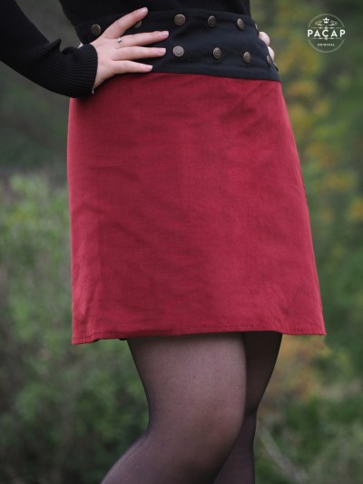 Jupe rouge bordeaux portefeuille en velours réversible unicolore, jupe velour fin, jupe trapèze, jupe rouge unie
