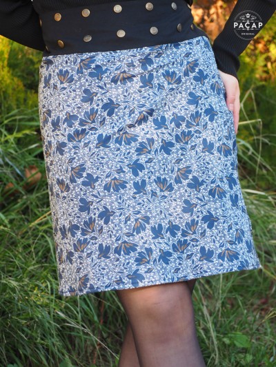 Jupe bleue réversible motif fleuri coupe droite ajustable mutlti taille unique femme longueur genoux