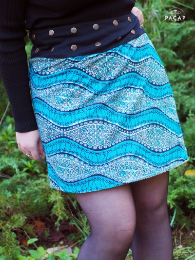 Jupe coton femme imprimée réversible motif ethnique bleue, jupe droite, jupe taille unique, jupe boutonnée