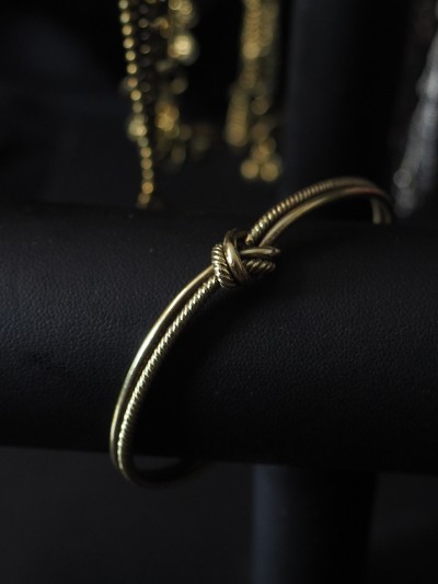 bracelet jonc infiini pour femme, bracelet jonc, bracelet 2 texture, bracelet noeud dorée taille unique