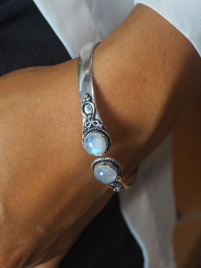 Adjustable silver moonstone friendship bracelet