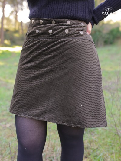jupe femme en velours marron, jupe portefeuille côtelée, jupe automne avec collant, jupe chocolat taille unique, boutonnée