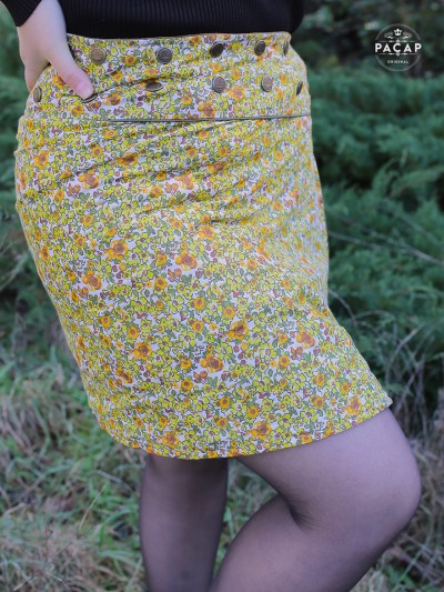 jupe blanche Imprimée Liberte motif petite fleurs jaunes Reversible coton femme ceinture large bouton-pression