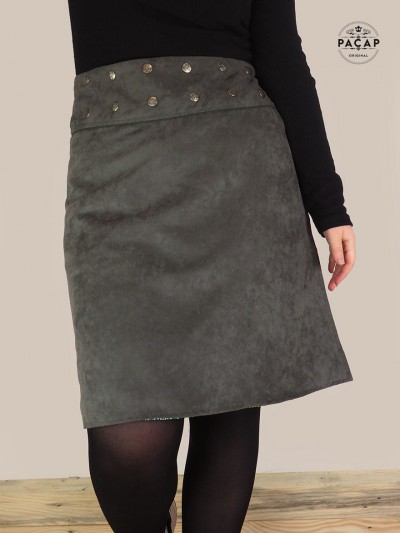 jupe longue en daim gris vert ceinture passepoil boutonnée coupe portefeuille sans poche velours peau de peche