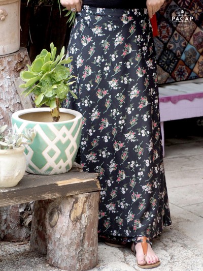 jupe longue portefeuille noire fleurie