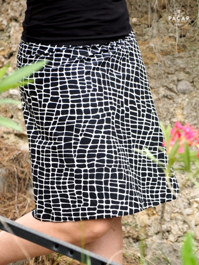 black and white crocodile-skin pattern skirt in cotton