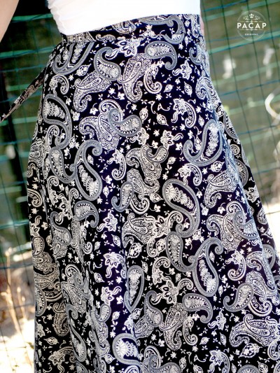 jupe noire motif paisley taille haute