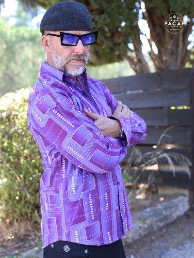 chemise disco vintage violette imprimé circuit robot électronique homme lunette bleu punk