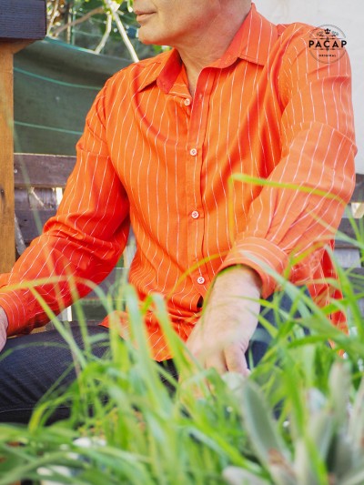 chemise rouge capucine rayée pour homme, chemise fluide orange a rayures, chemise colorée