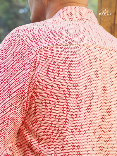 chemise rouge imprimé géométrique, chemise losange rouge, chemise en viscose rose, chemise imprimée