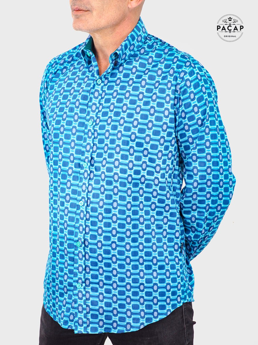 chemise originale bleue imprimé fantaisie a carreaux pour homme, manche longue, coupe droite cintrée revers de col coloré