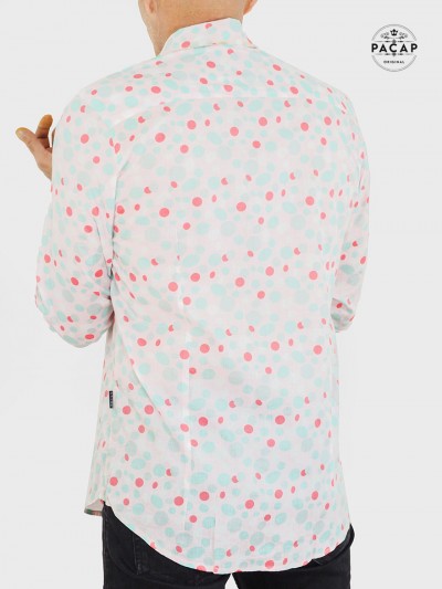 chemise blanche a pois rose et gris pour homme coupe régular taille ajustée base ronde boutonnée