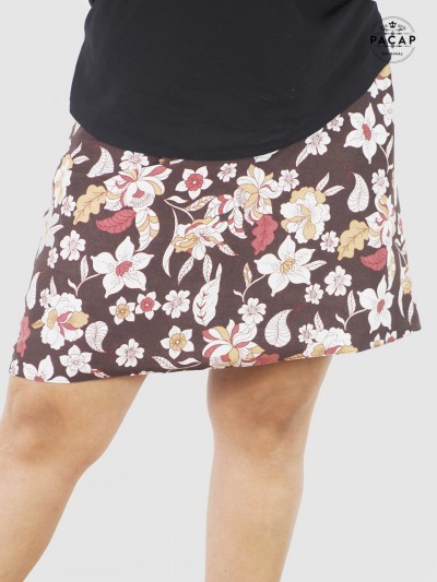 jupe marron a fleurs grande taille, jupe genoux femme ronde, jupe fendue femme forme