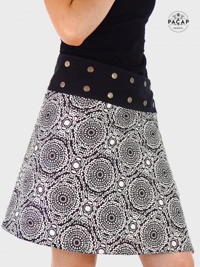 jupe ethnique noire et blanche évasée coton imprimé reversible pour femme taille unique ajustable