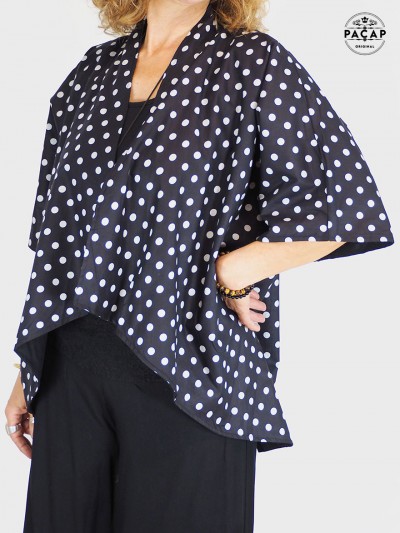 veste noire en coton, kimono noir à pois, manche courte, sans bouton, asymetrique, taille unique,