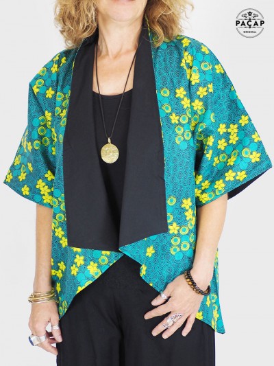 veste kimono verte, manches courtes, en coton, réversibles, a fleurs jaunes, coupe ample asymetriques