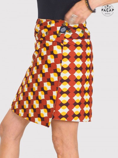 jupe multicolore, motif géometrique marron noir orange, jupe genoux, jupe portefeuille, trapèze