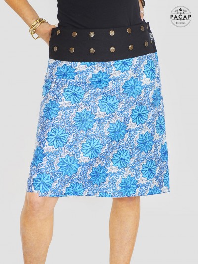 jupe droite a fleurs bleues, coton imprimé, genoux, boutique de jupe marseille, ete, pas cher