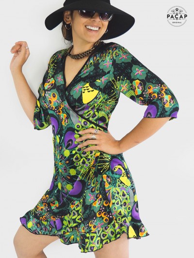 robe cache coeur soie noir, robe vert portefeuille motif paon plume, robe wrap asymetrique, robe fluide, robe satinée volants