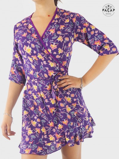 robe violette a fleurs orange pour femme, robe courte, robe wrap femme, robe ajustable, robe cache coeur femme