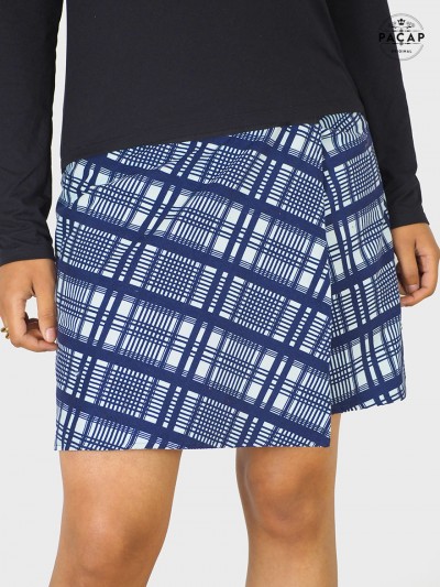 jupe bleue velours imprimée ecossais carreaux tartan ceinture noir bouton mi longue marque francaise