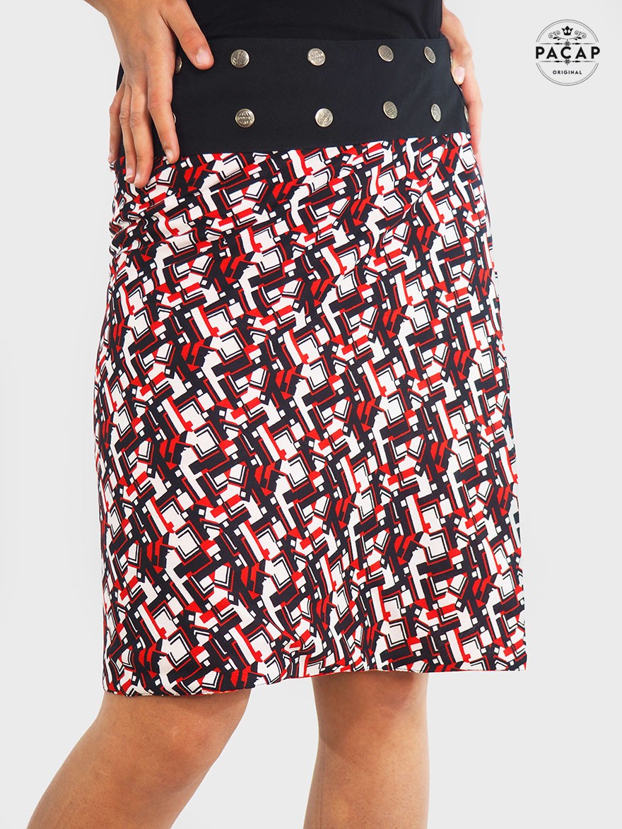 jupe tricolore géometrique noire blanche et rouge, jupe fluide boutonnée, jupe rayonne