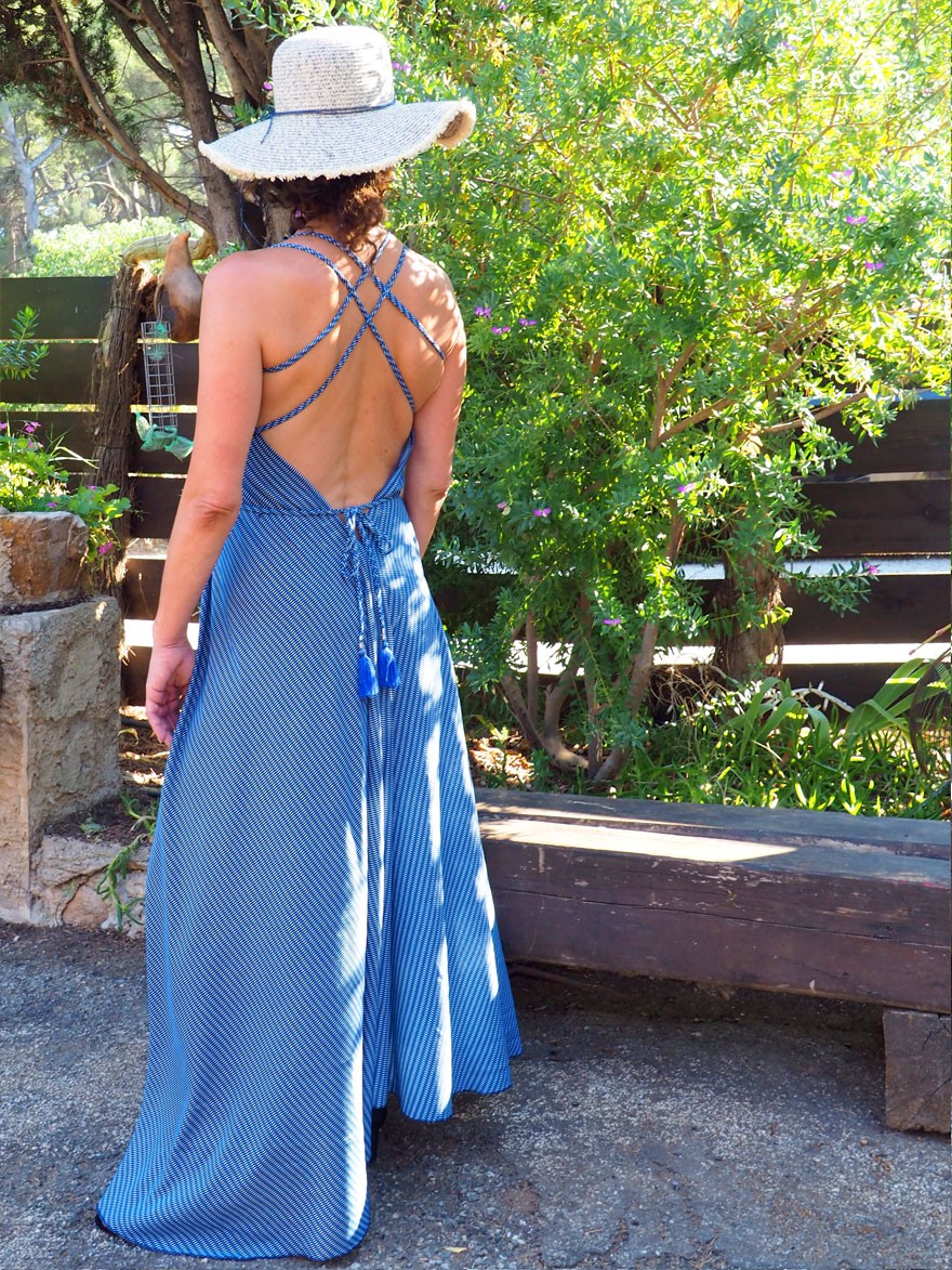 robe longue bleue femme dos nu , robe ficelle pompons lien a nouer , robe décontractée , , robe longue sans manche