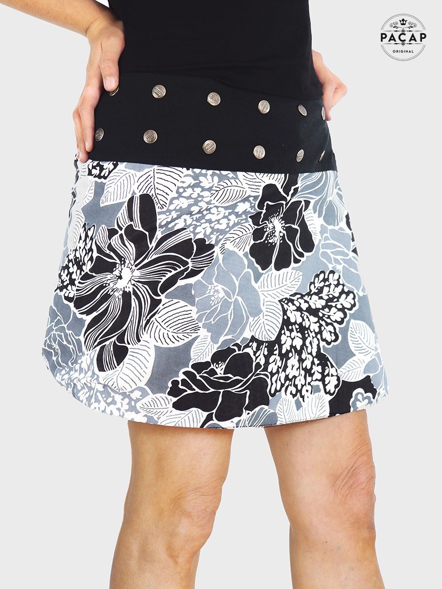 Jupe à fleurs, jupe grise, jupe courte, jupe à boutons pressions, jupe florale réversible