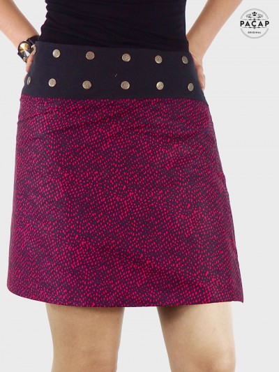 Jupe taille haute noire coupe portefeuille à pois rouge micro motif grain de riz, jupe rouge, jupe noire femme