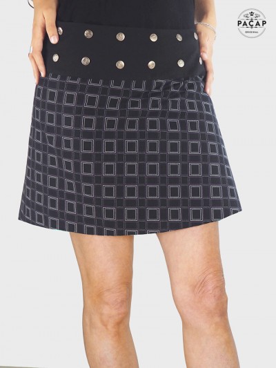 mini jupe noire a carreaux, jupe évasée, taille unique ajustable bouton pression, jupe été pour femme pas cher