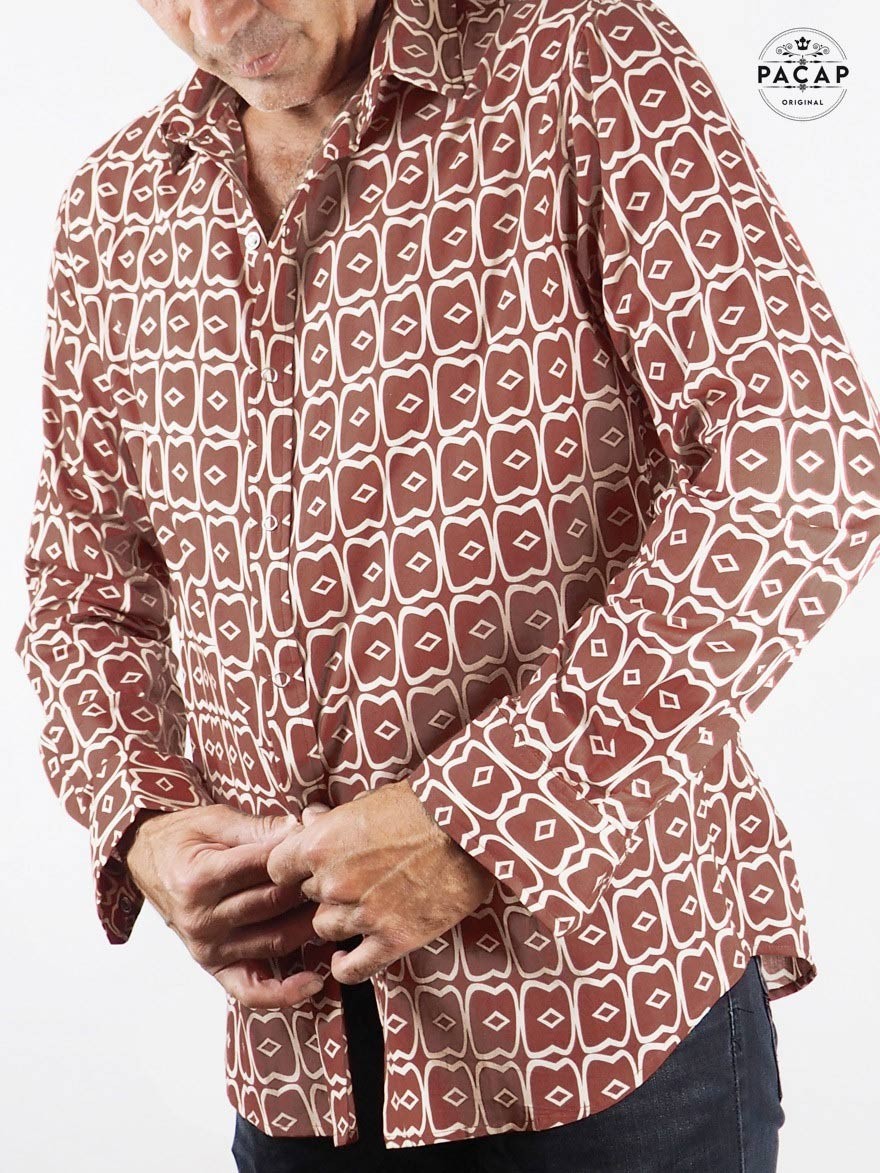 chemise ethnique marron manches longues bouton pression homme